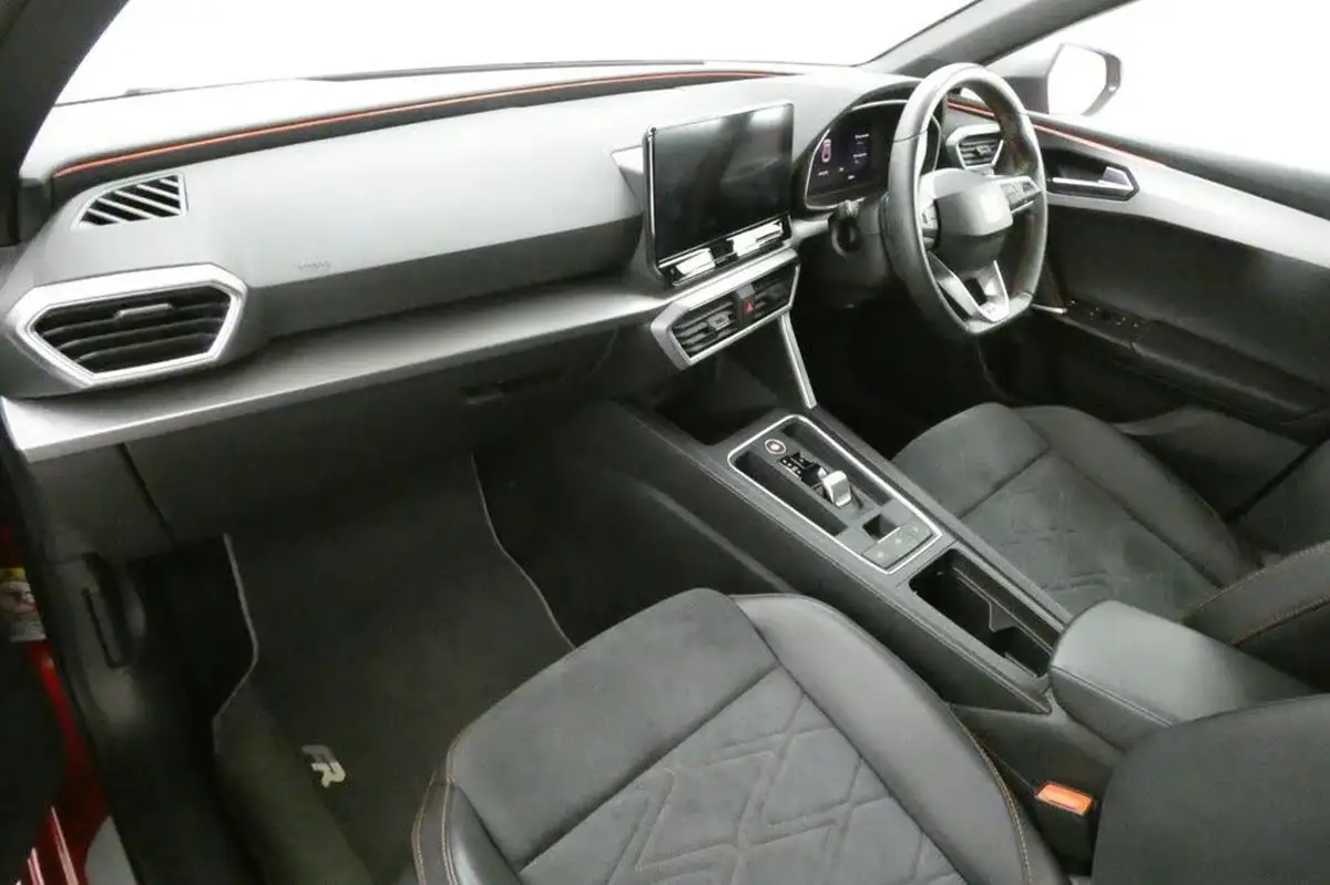 2022-seat-leon-big-25