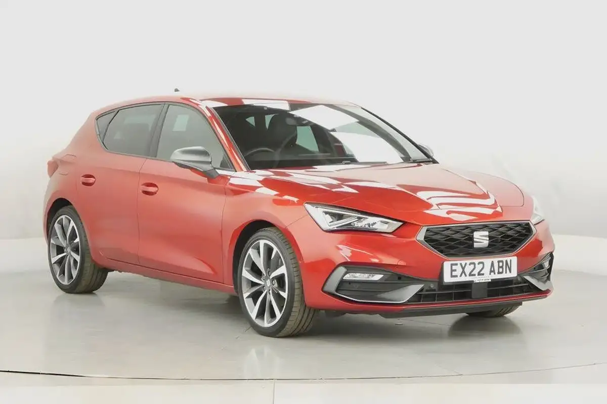 2022-seat-leon-big-1