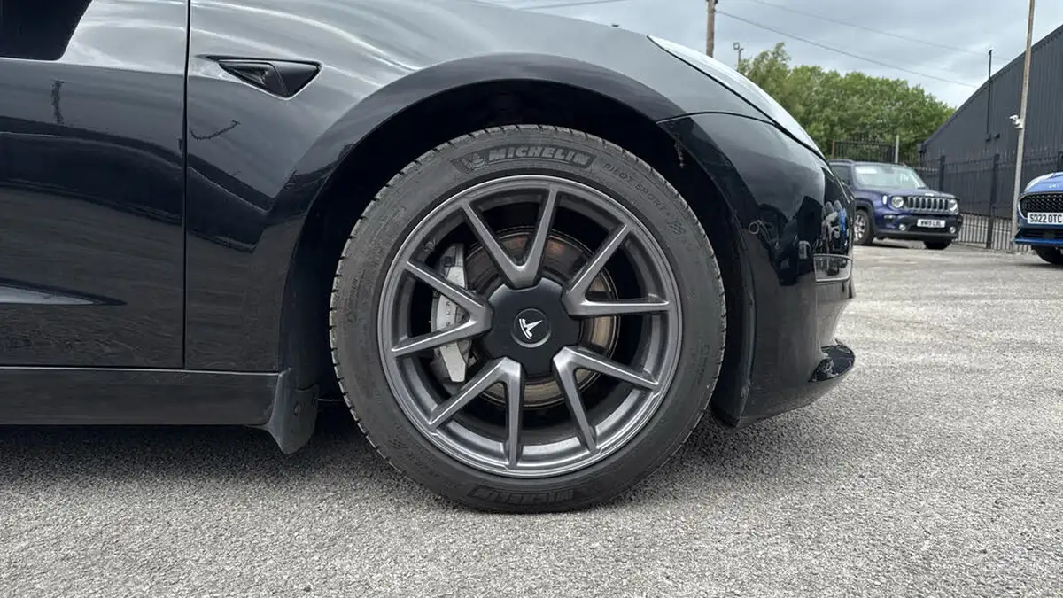 2021-tesla-model-3-e-long-range-4x4-big-19