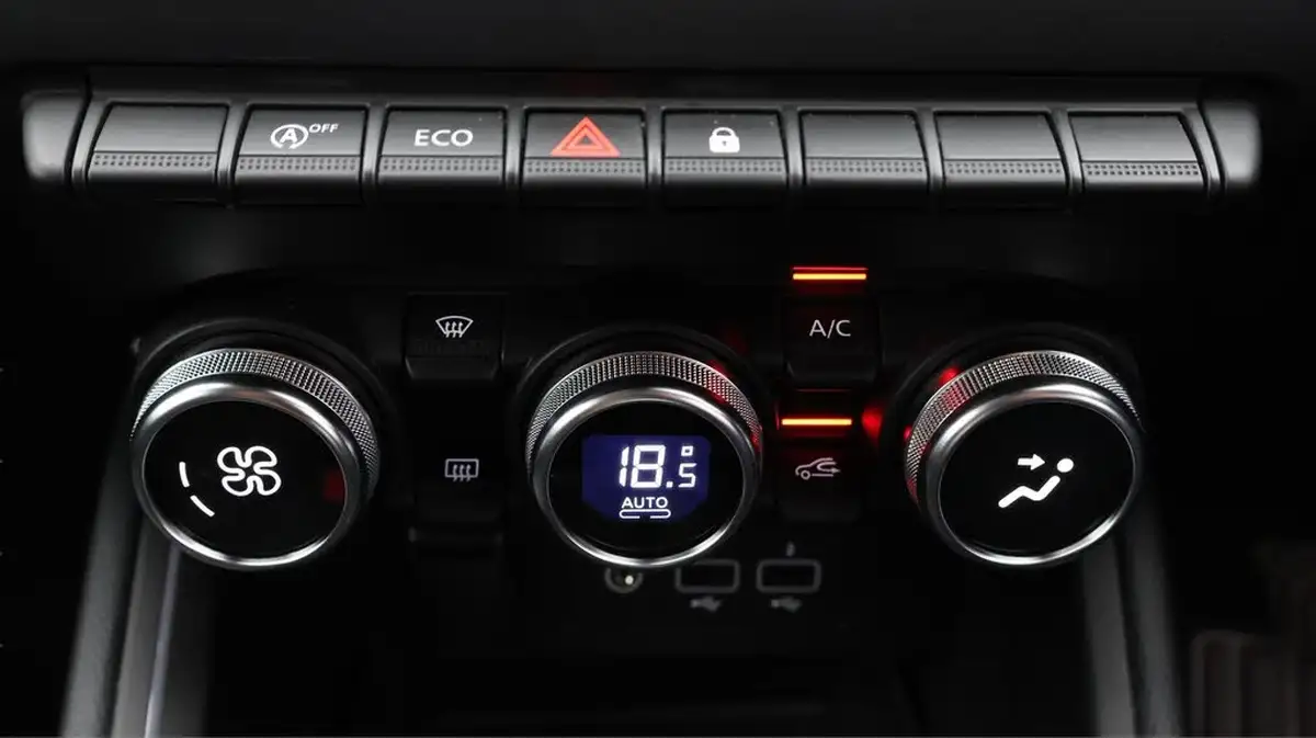 2023-renault-clio-10-tce-evolution-big-12