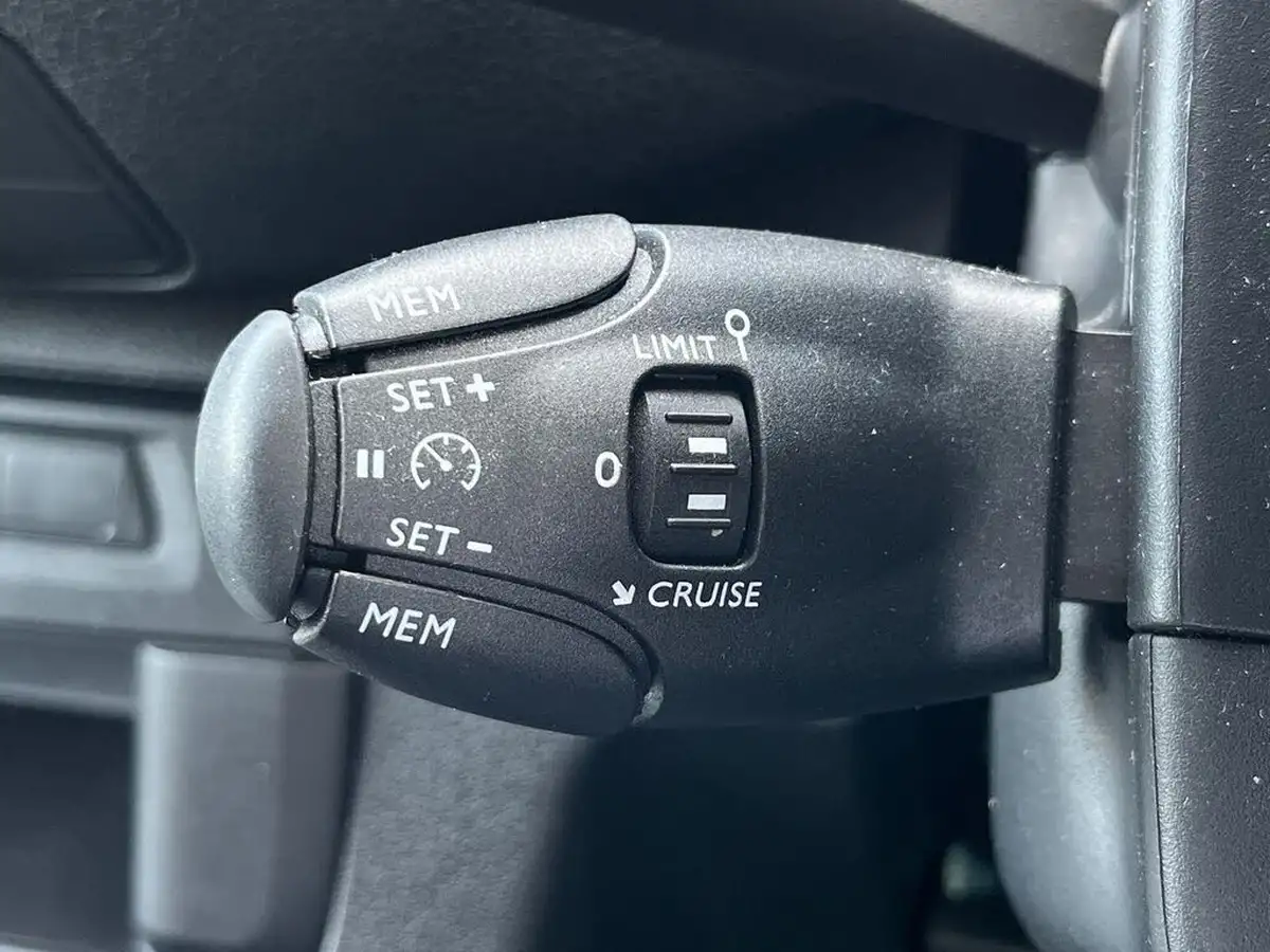 2023-vauxhall-vivaro-e-3100-75kwh-l1h1-prime-panel-van-big-23