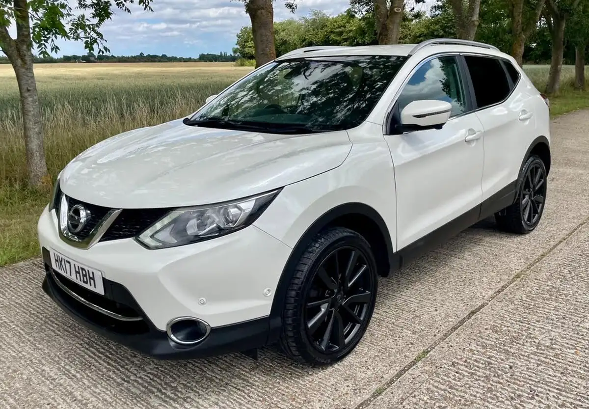 2017-nissan-qashqai-15dci-tekna-big-10