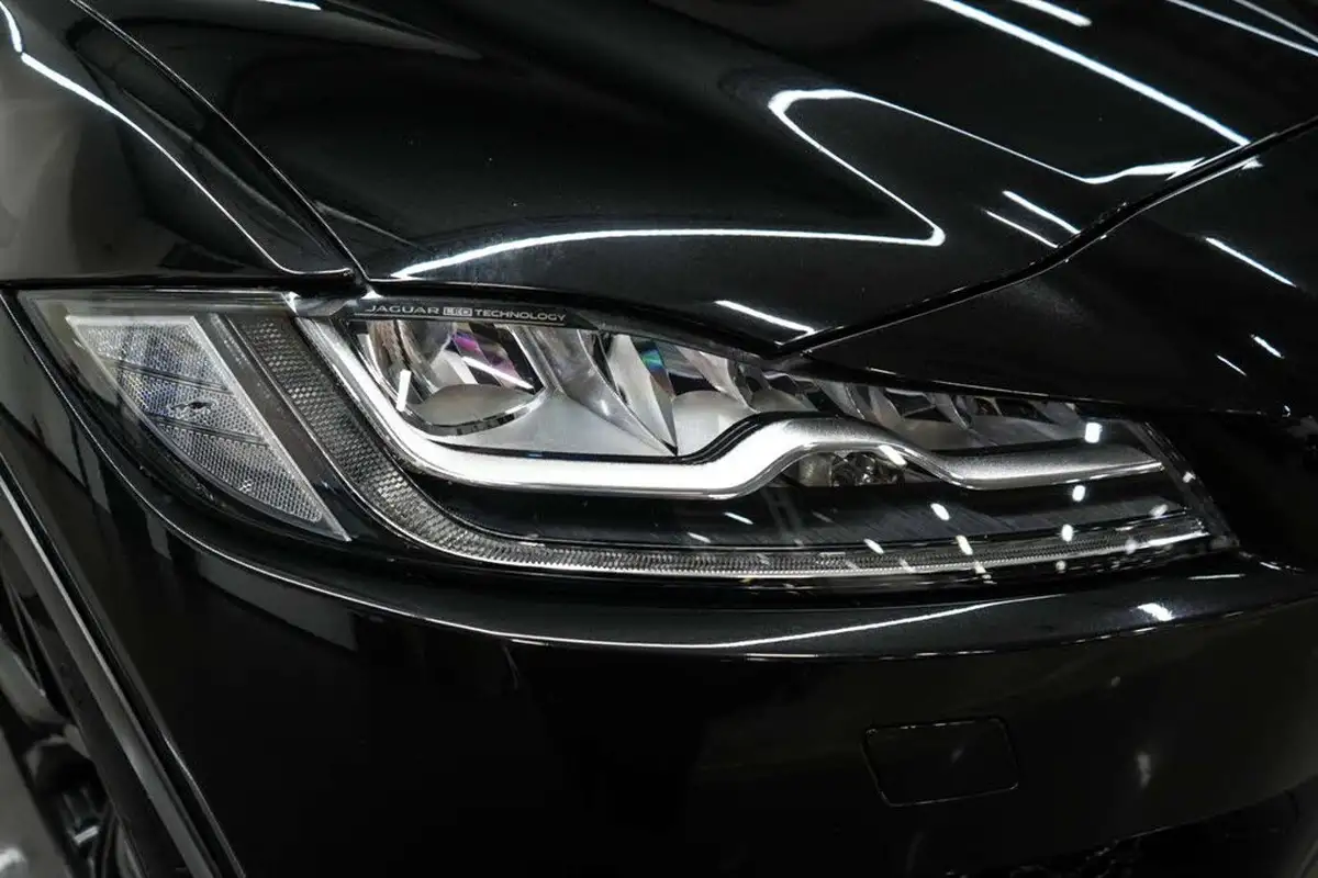 2020-jaguar-f-pace-50-v8-svr-big-7