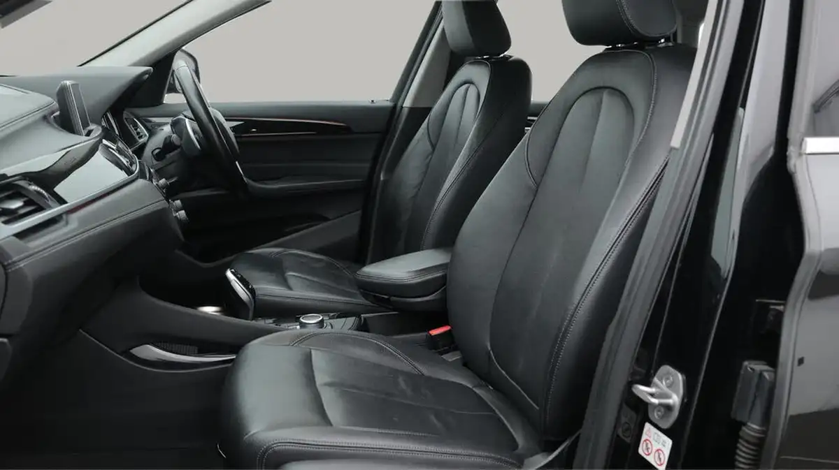2021-bmw-x1-20-sdrive20i-xline-big-14