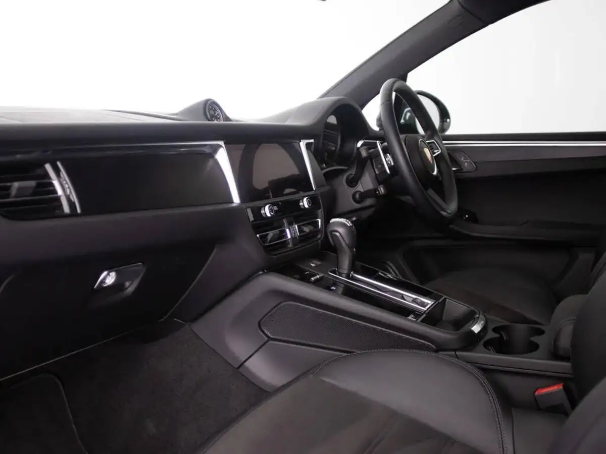 2023-porsche-macan-29-v6-gts-big-47