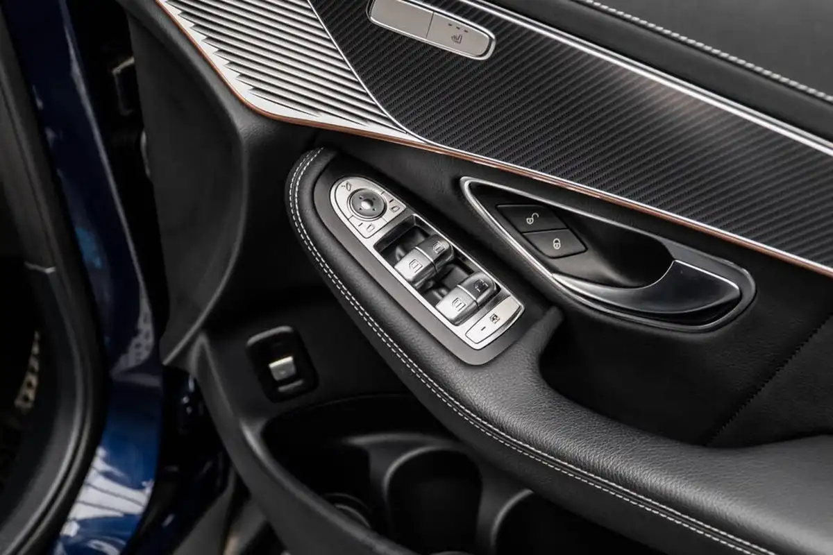 2021-mercedes-benz-eqc-e-eqc-400-amg-line-big-32