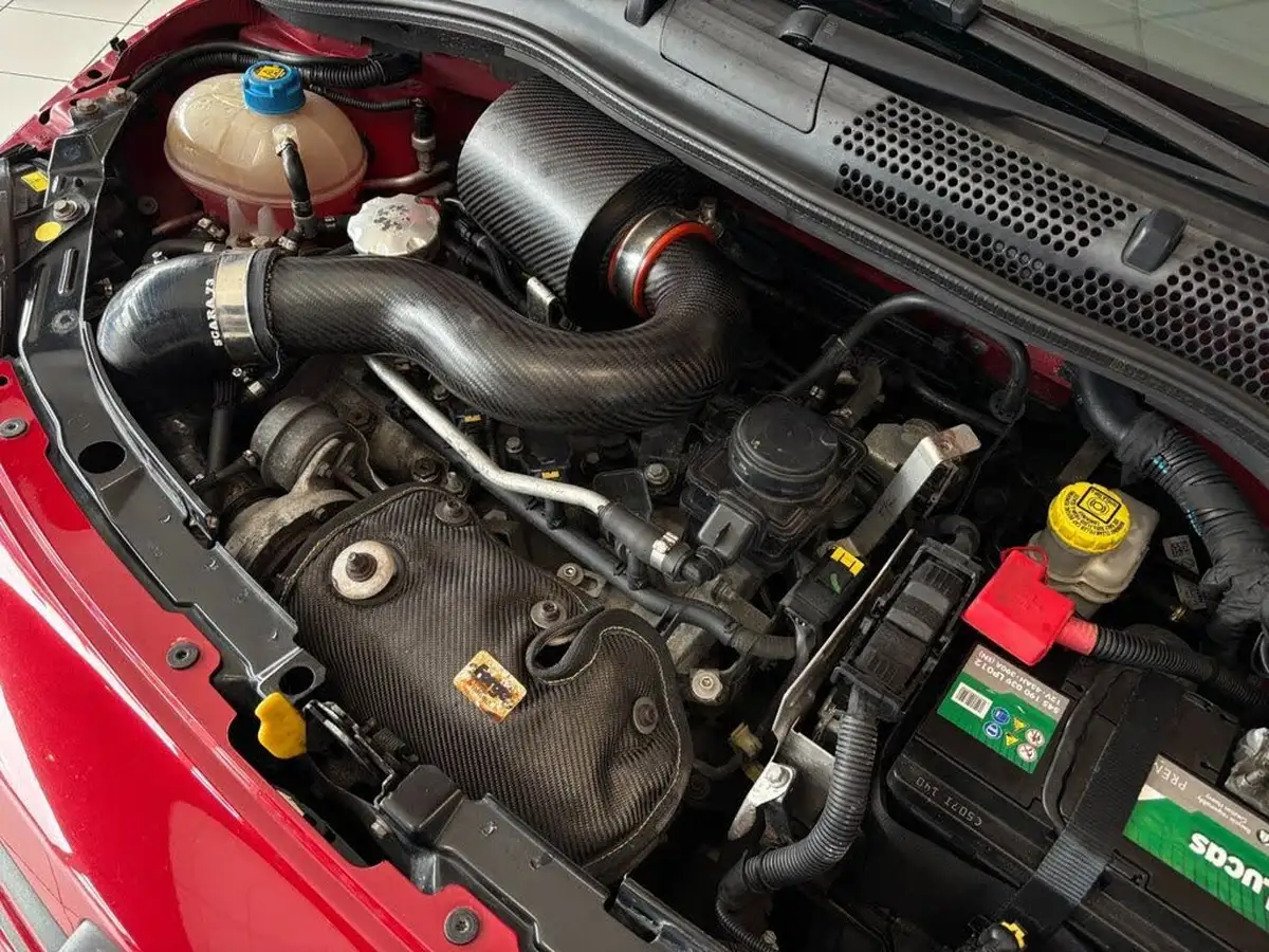 2015-abarth-500-14-tjet-595-competizione-big-48