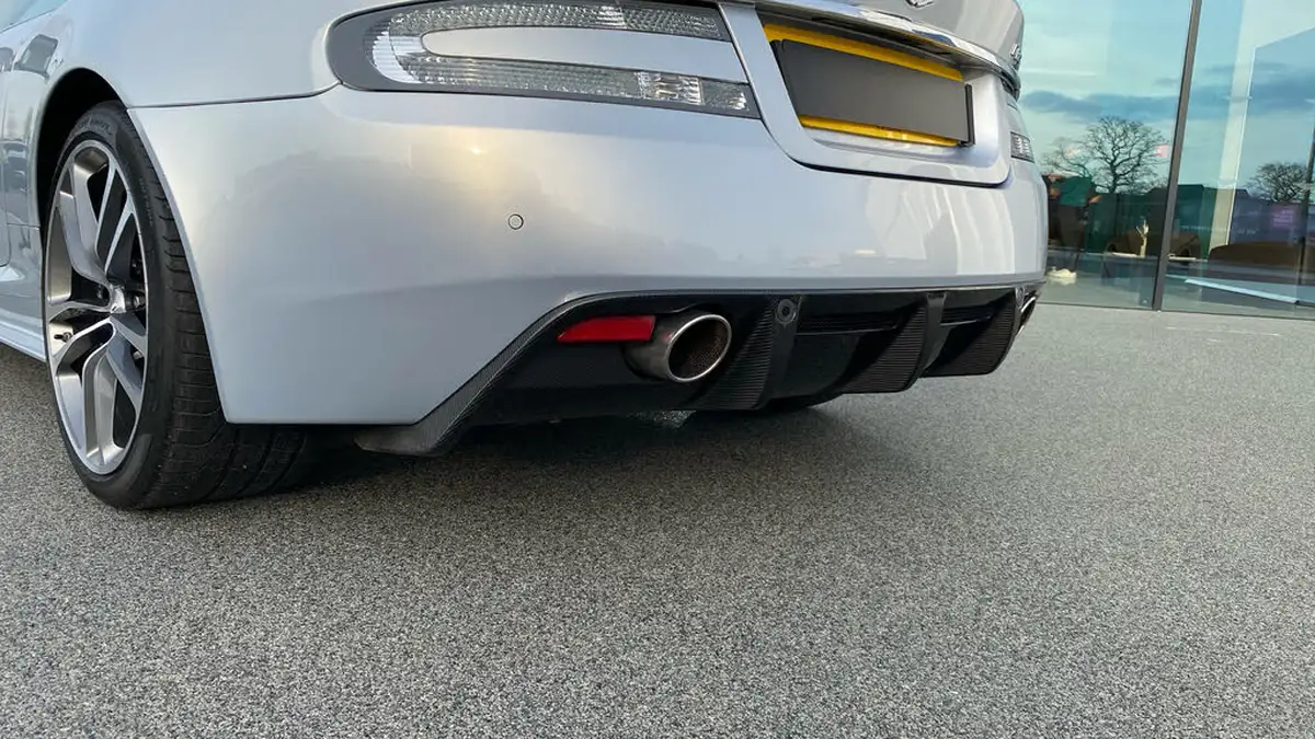 2010-aston-martin-dbs-60-touchtronic-big-18