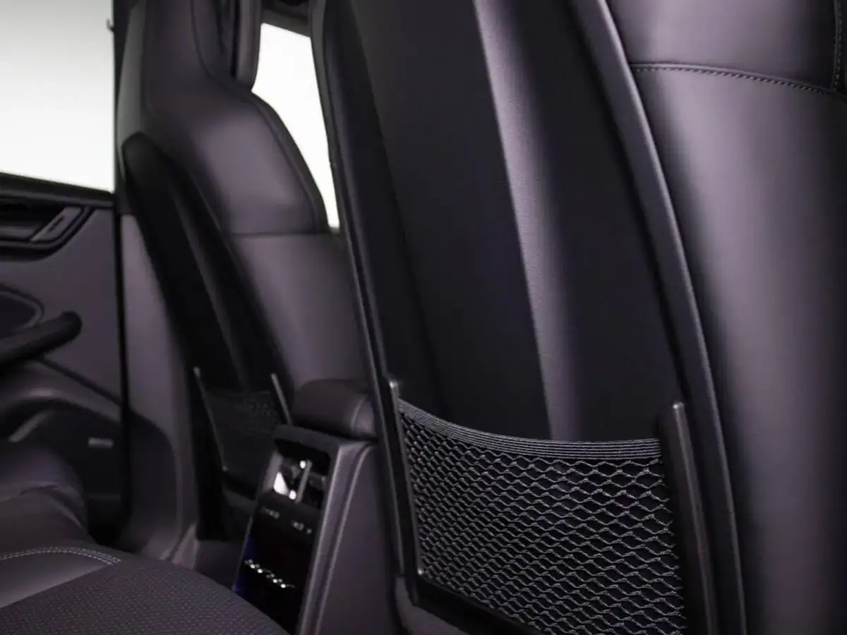2025-porsche-macan-e-electric-big-36