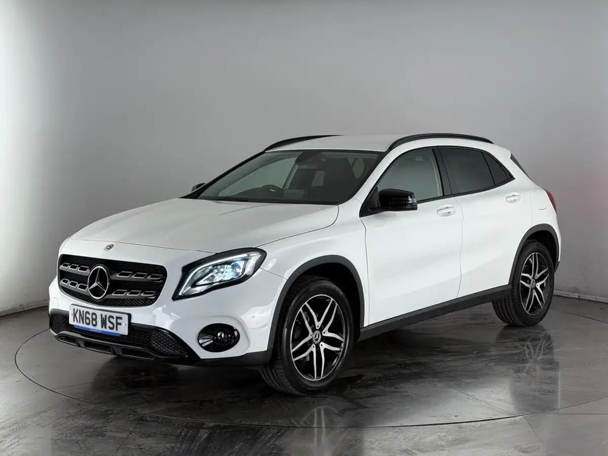 2018-mercedes-benz-gla-class-16-gla-180-urban-edition-big-2