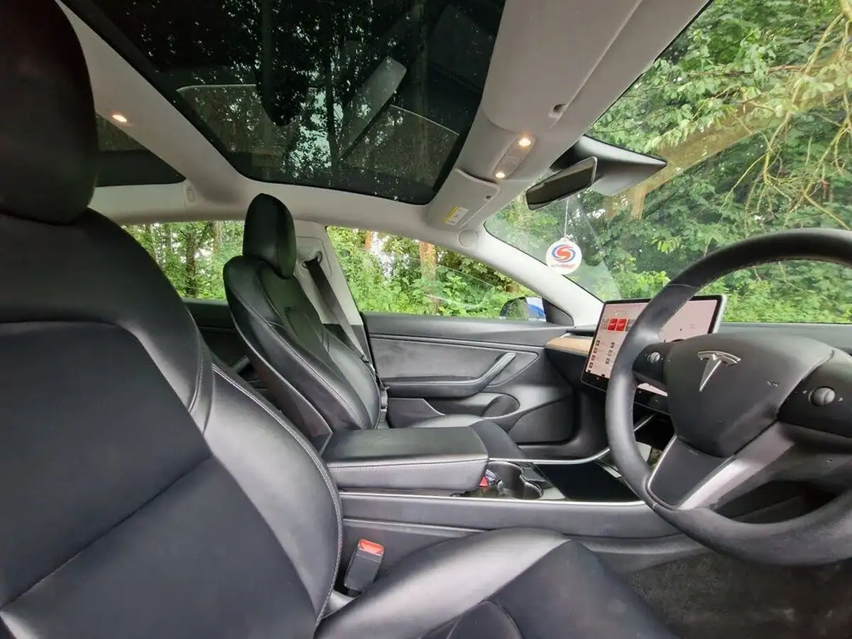 2020-tesla-model-3-e-long-range-big-42