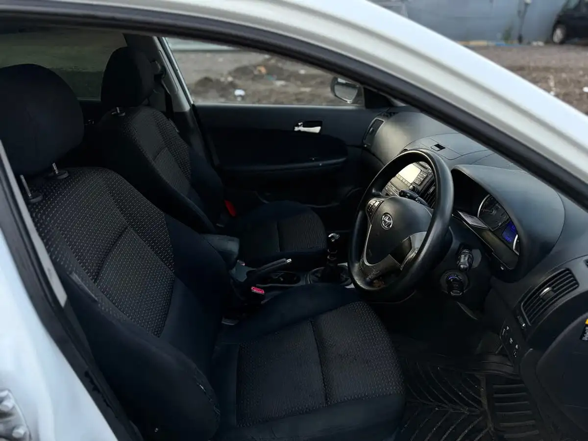 2008-hyundai-i30-14-se-big-13