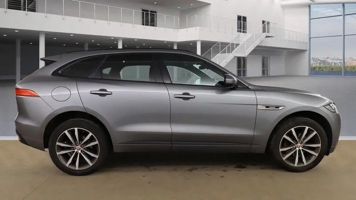 2019-jaguar-f-pace-20-i4d-r-sport-180ps-awd-auto-big-10