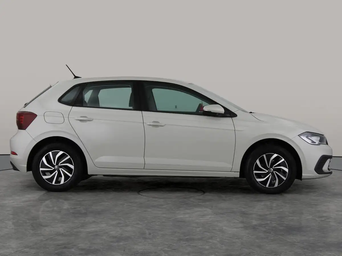 2023-volkswagen-polo-10-life-big-5