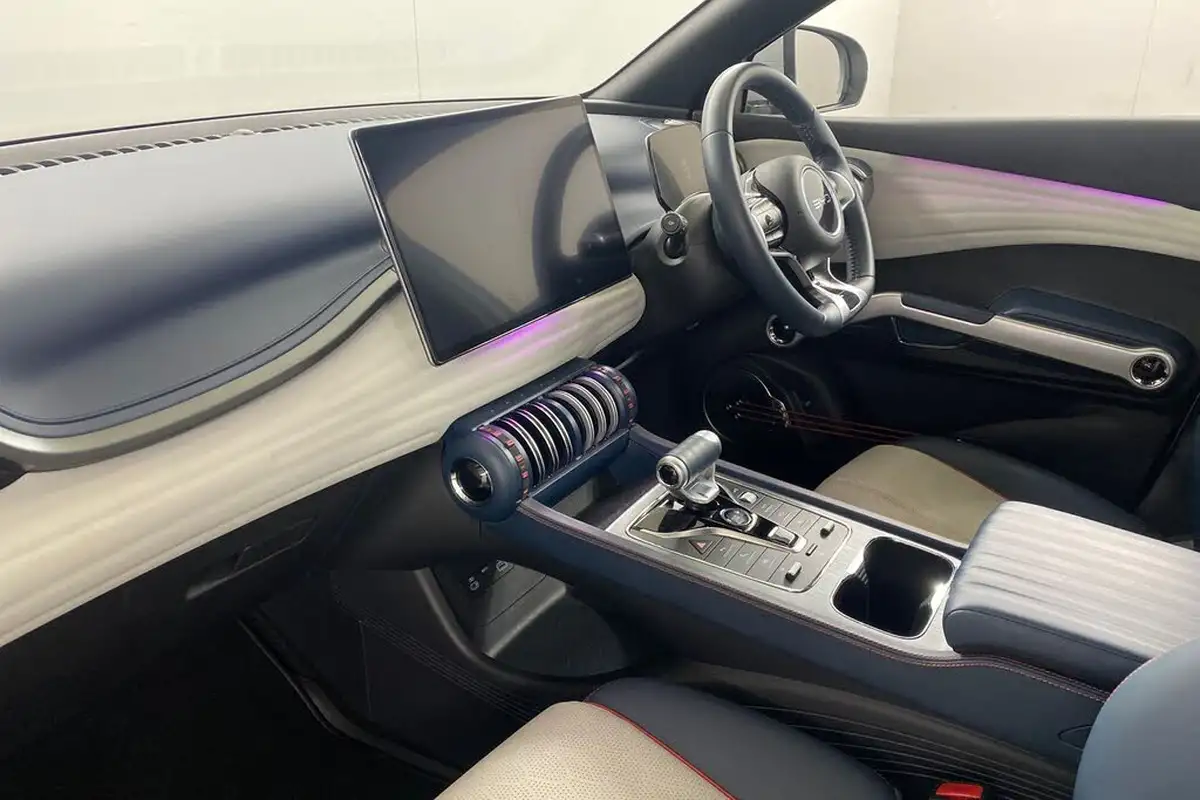 2024-byd-atto-3-e-design-big-12