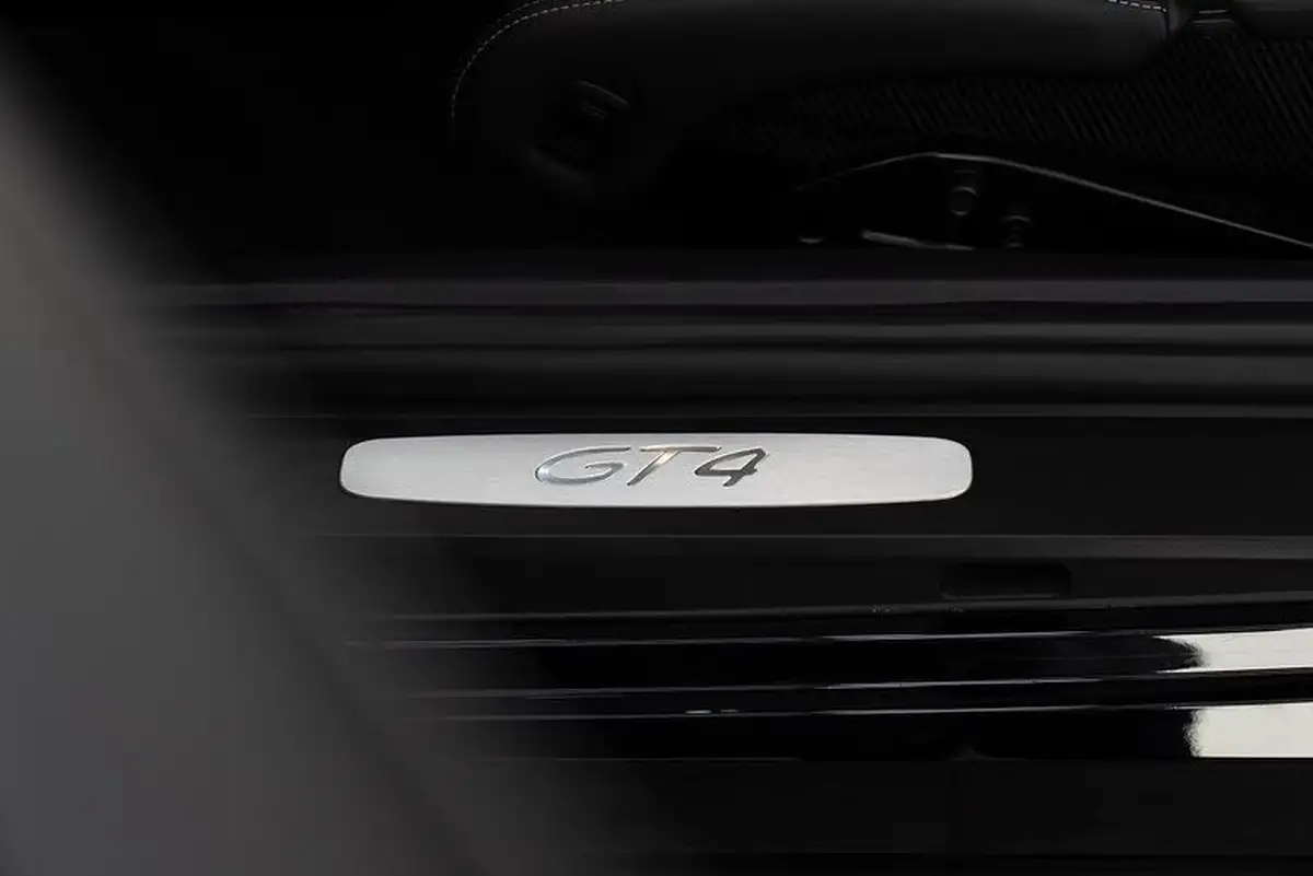 2022-porsche-cayman-718-40-cayman-gt4-big-23
