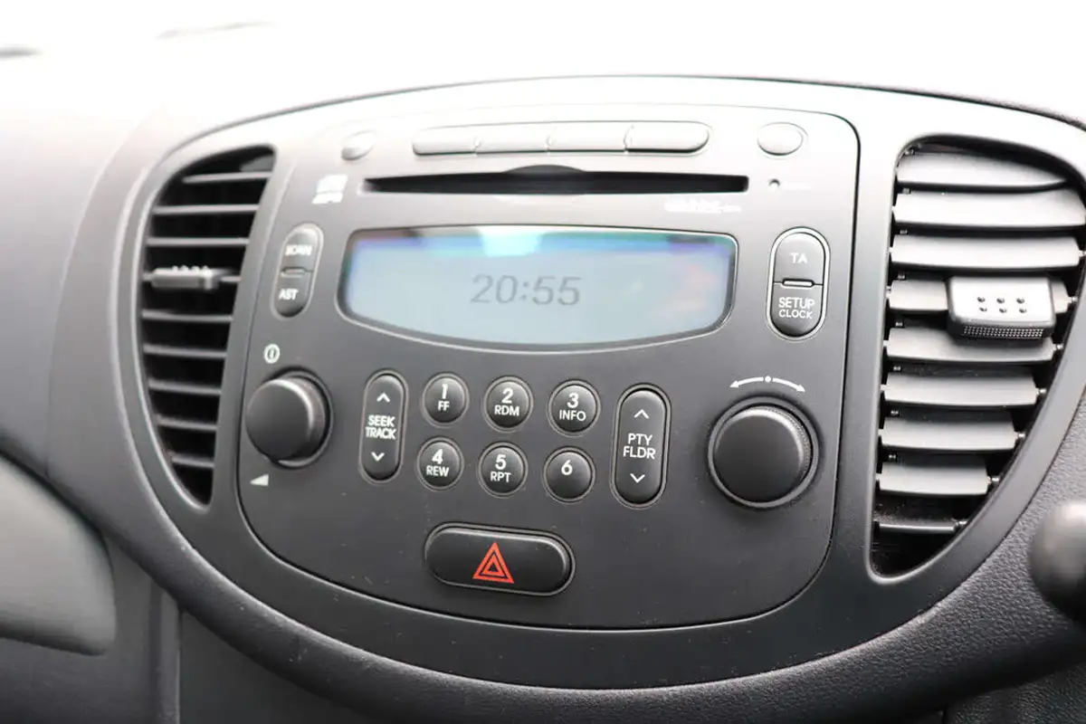 2009-hyundai-i10-12-classic-big-28