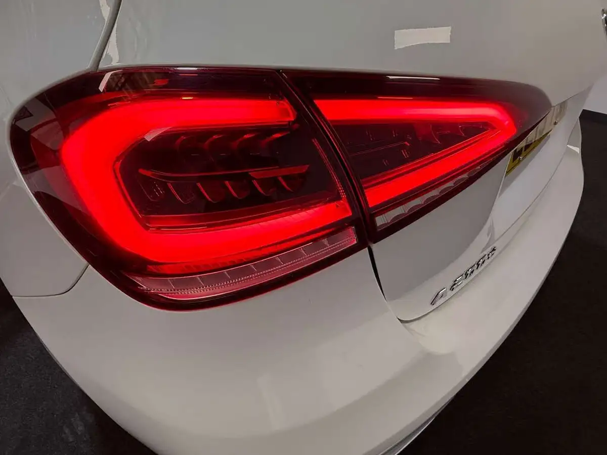 2019-mercedes-benz-a-class-20d-a200d-amg-line-hatchback-5d-big-38