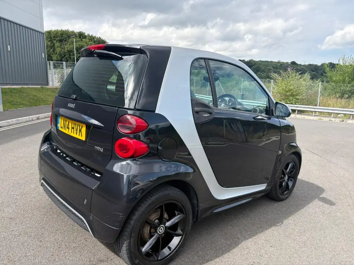 2014-smart-fortwo-10-grandstyle-mhd-71bhp-coupe-big-10
