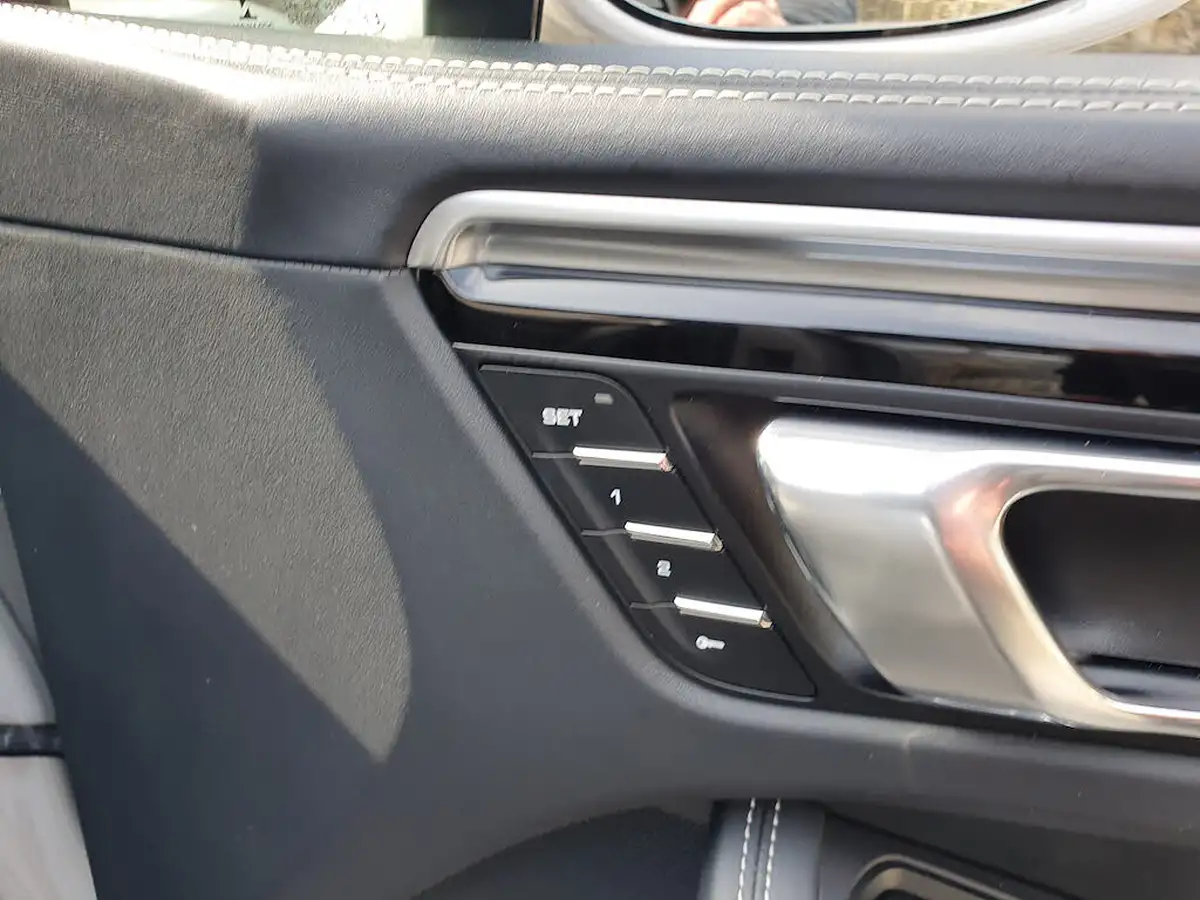 2021-porsche-macan-20-265ps-big-29