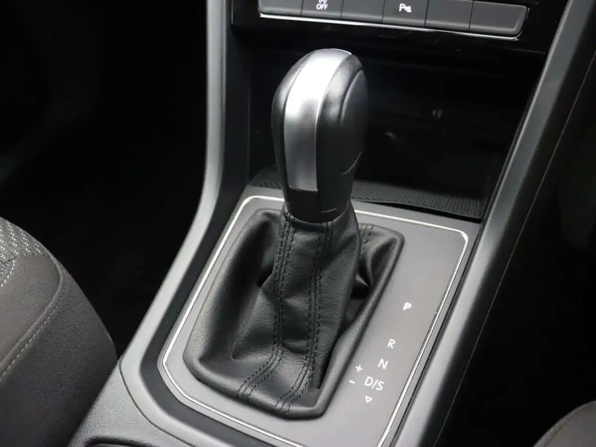 2020-volkswagen-touran-15-tsi-se-dsg-big-42