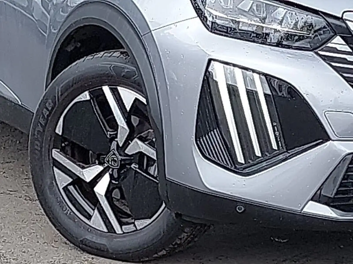2024-peugeot-2008-suv-12-puretech-gt-130ps-eat8-big-8