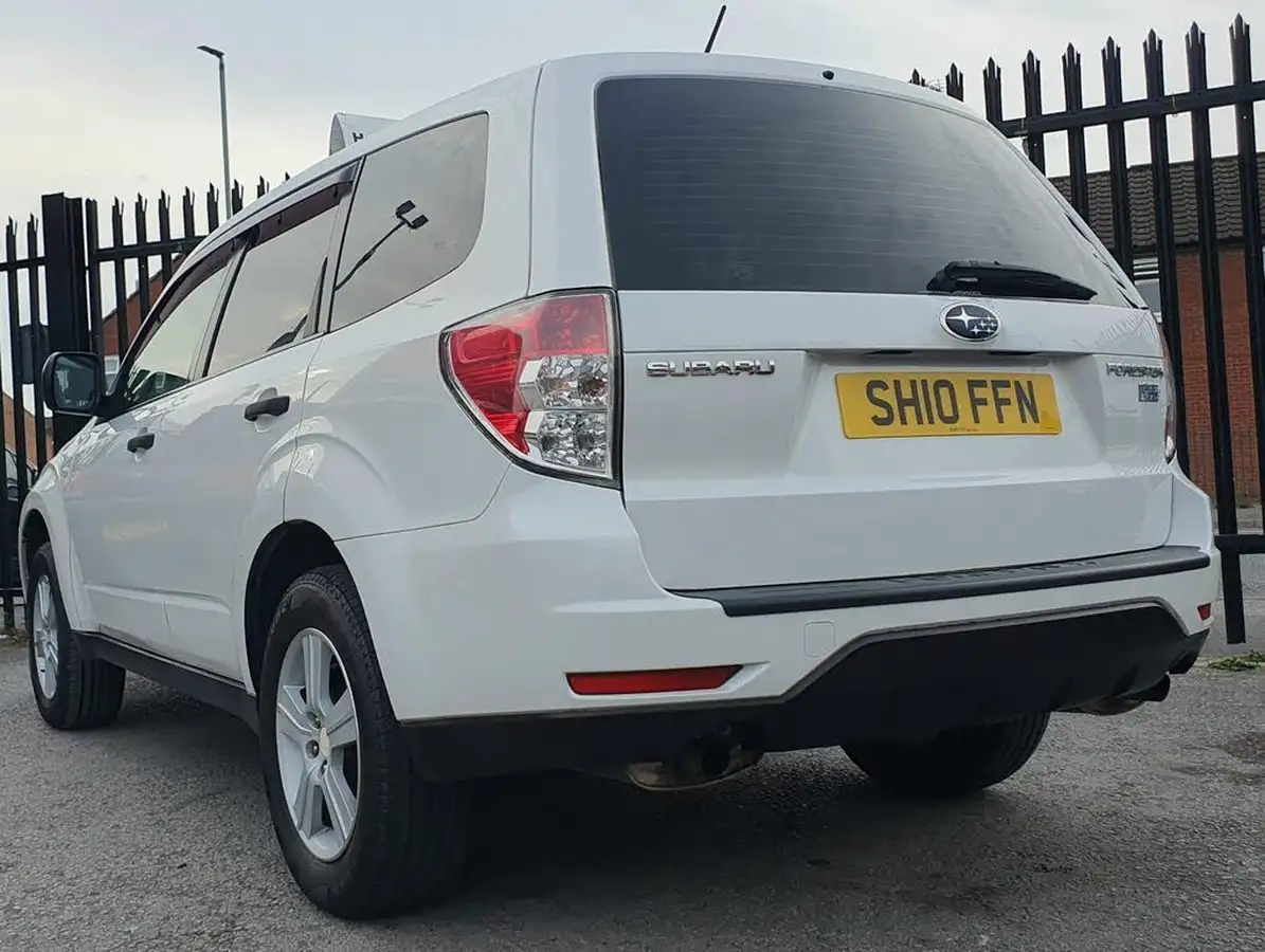 2010-subaru-forester-20td-suretrak-big-27