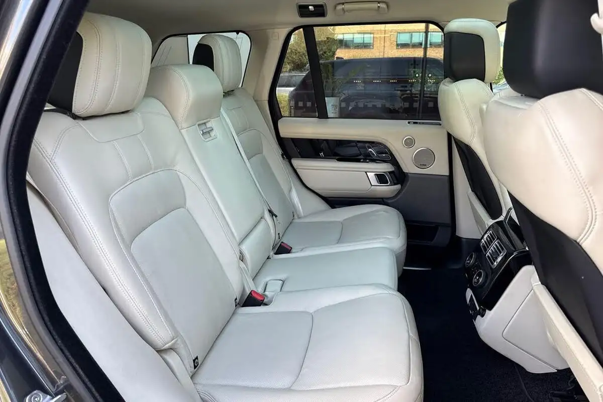 2021-land-rover-range-rover-30-p400-vogue-se-big-35