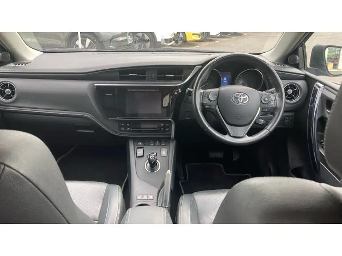 2018-toyota-auris-18-vvt-i-hsd-excel-hatchback-big-9