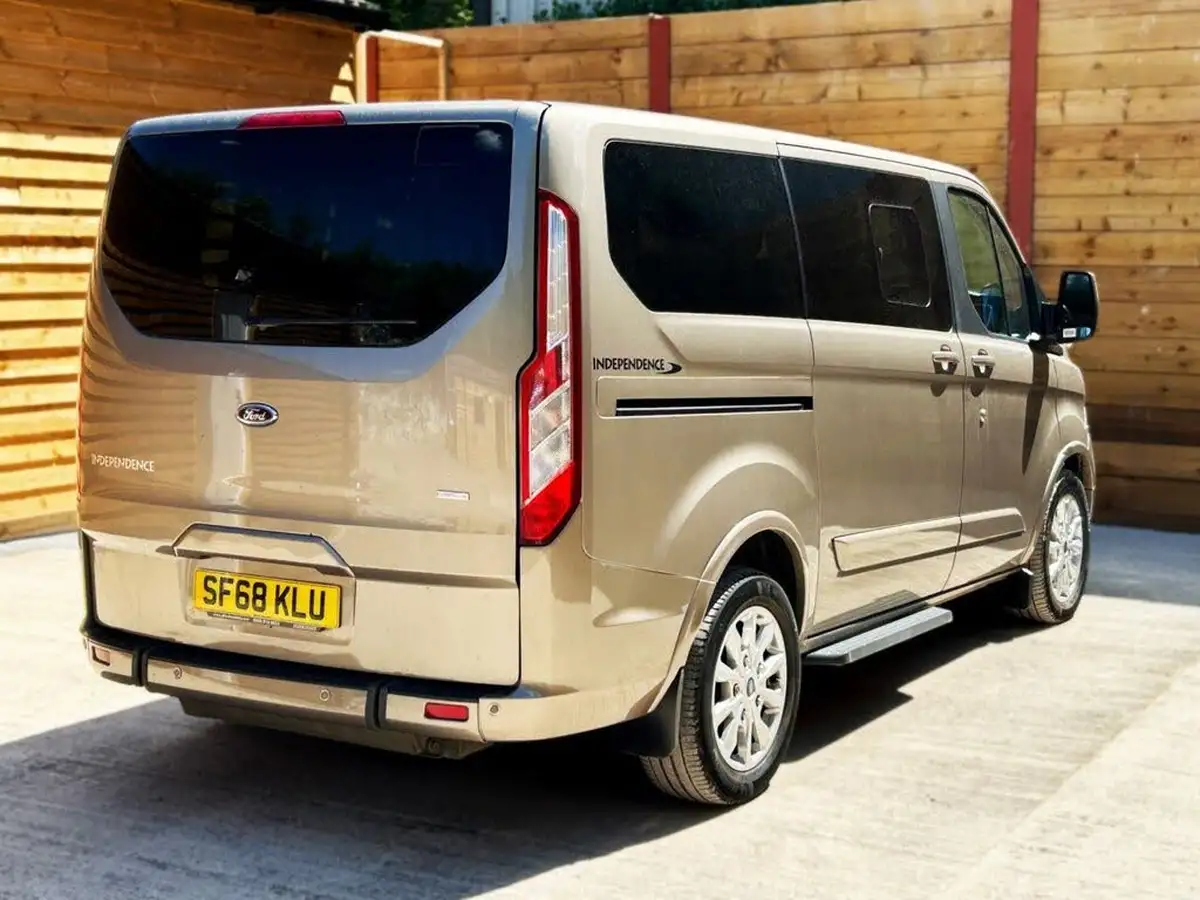 2018-ford-tourneo-custom-20tdci-310-l1-titanium-130ps-big-7