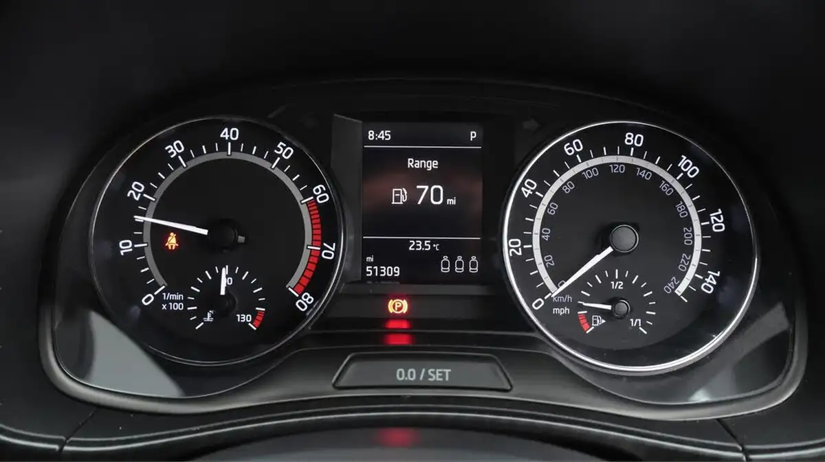 2021-skoda-fabia-10-tsi-monte-carlo-95ps-hatchback-dsg-big-9