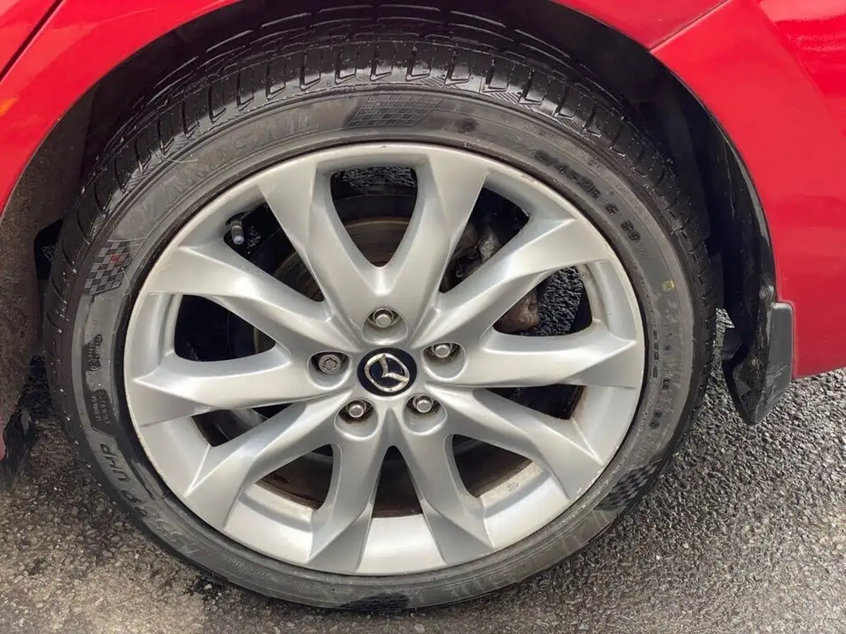 2015-mazda-mazda3-20-sport-nav-120ps-fastback-4d-big-27