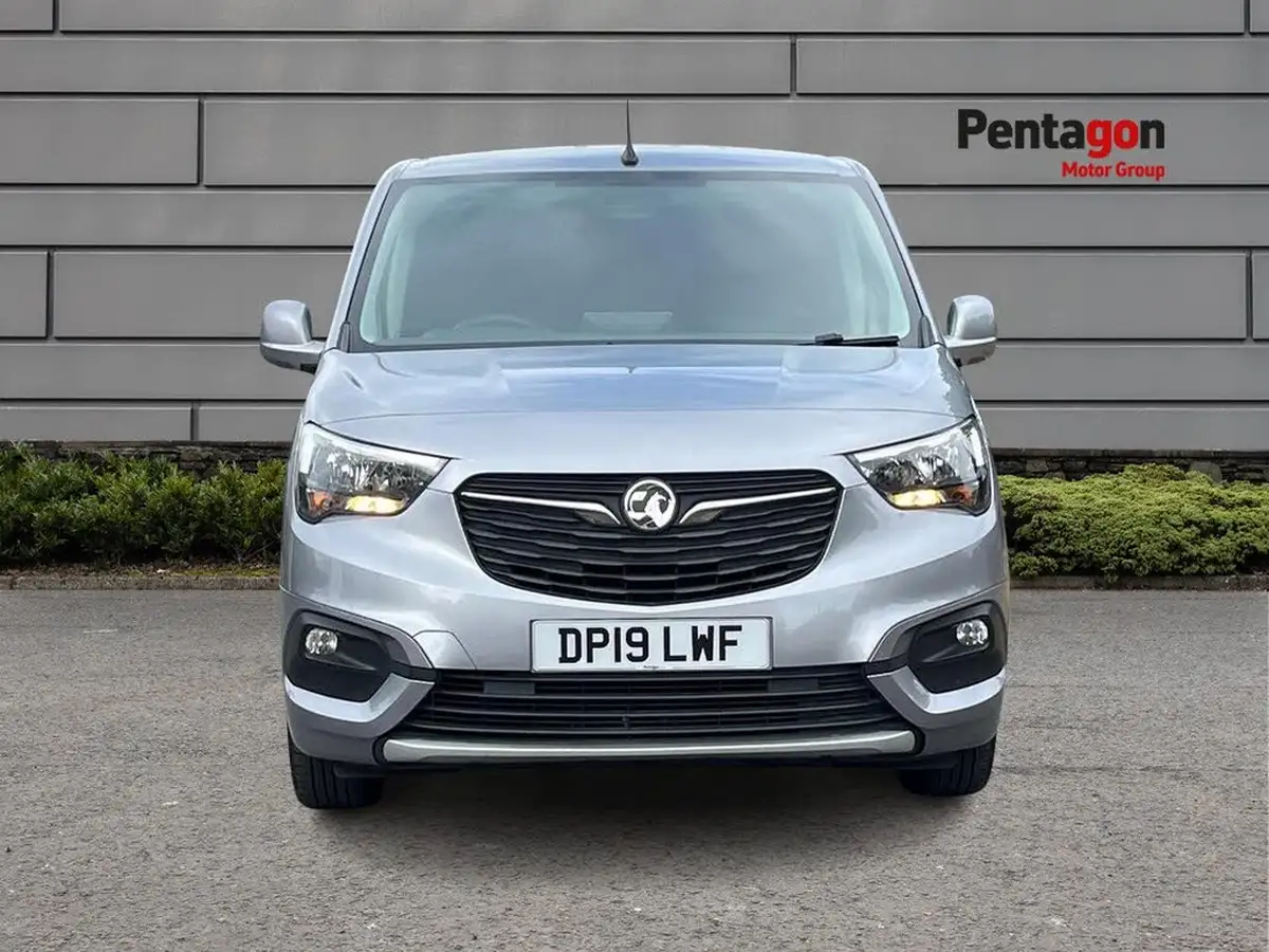 2019-vauxhall-combo-16cdti-le-nav-2300-l2h1-big-14