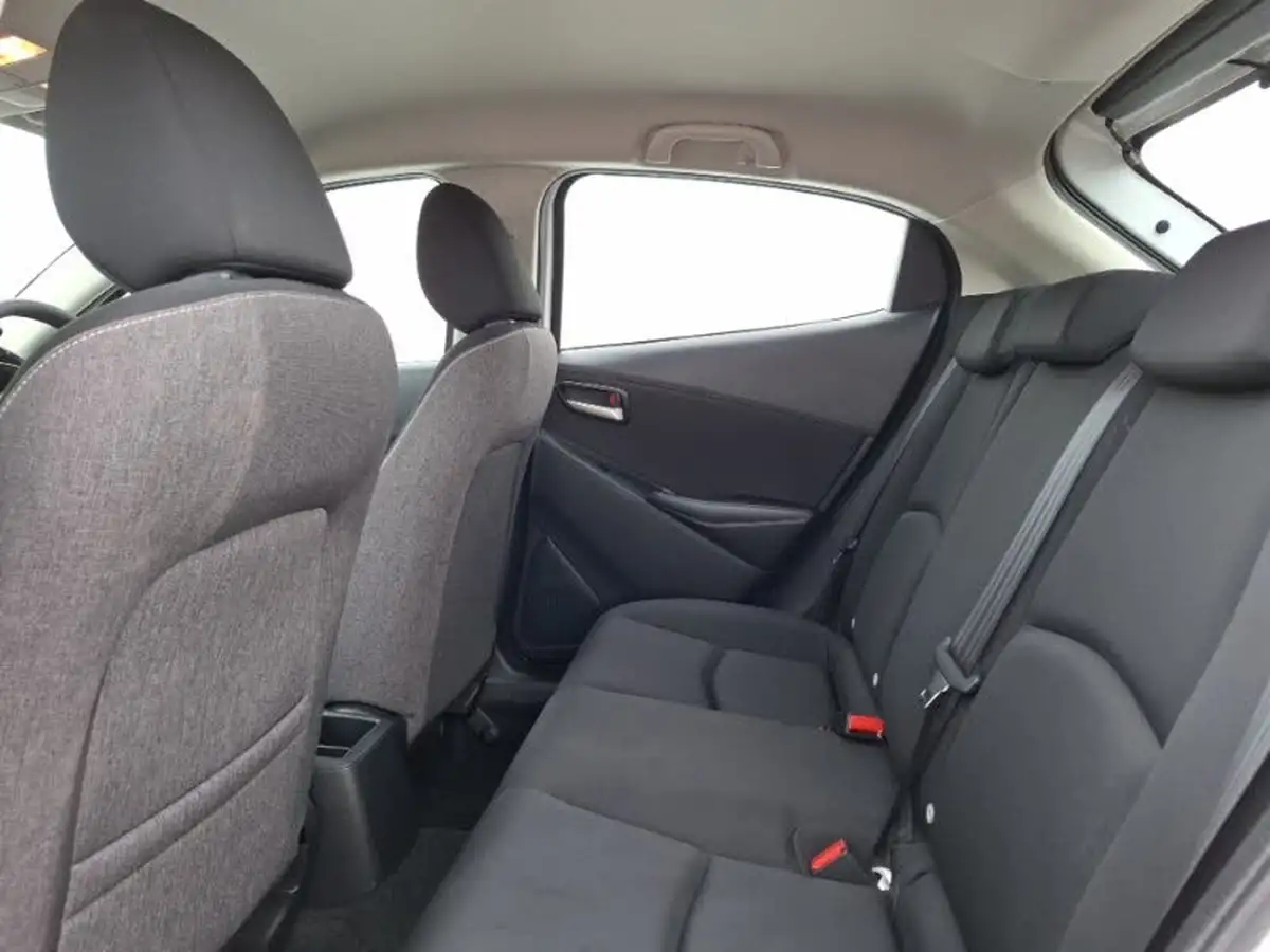 2024-mazda-mazda2-15-skyactiv-g-centre-line-big-5