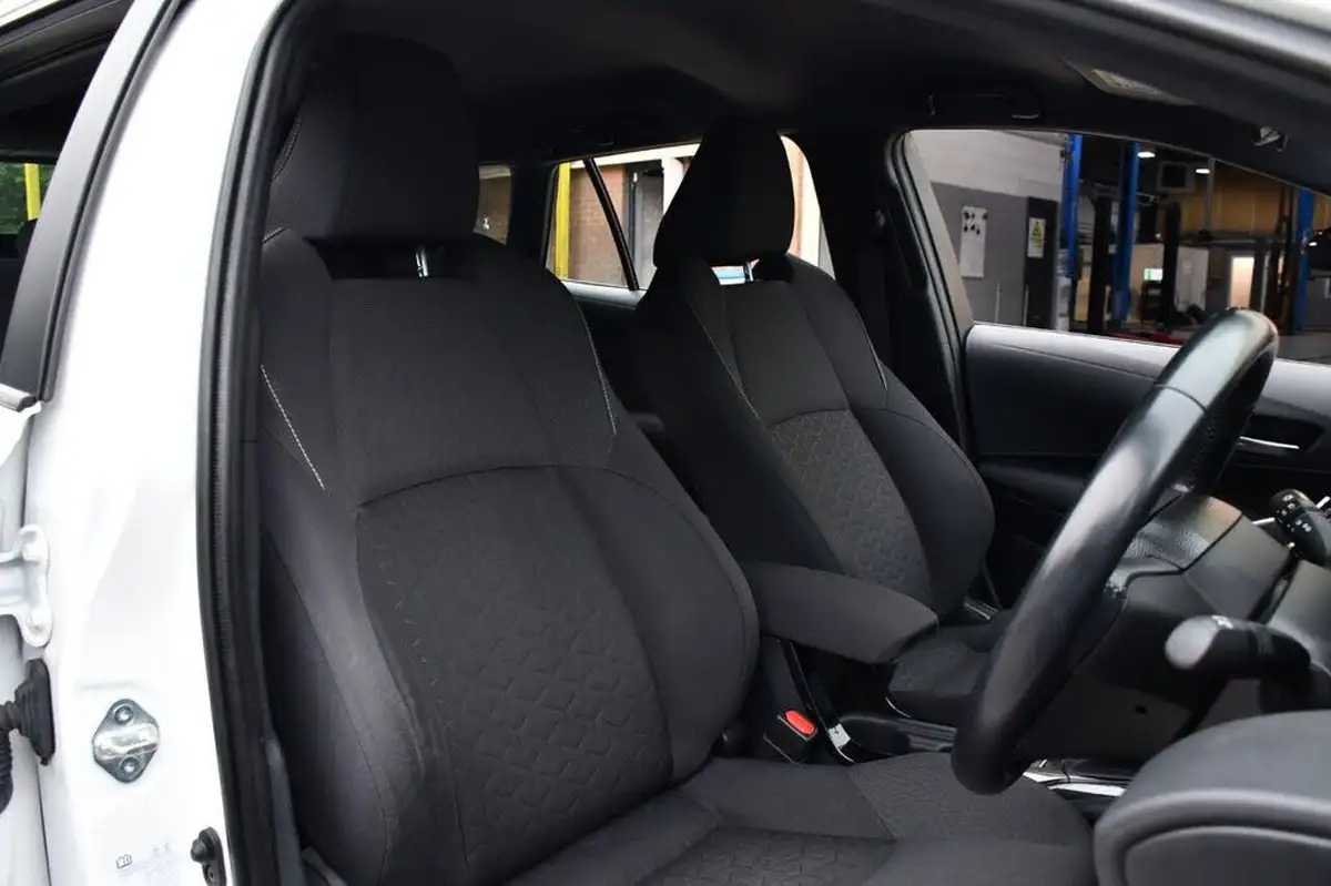 2020-toyota-corolla-18-vvt-i-icon-spare-wheel-touring-sports-5d-big-15