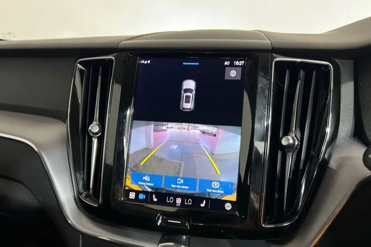 2021-volvo-xc60-20td-b4-momentum-awd-big-15