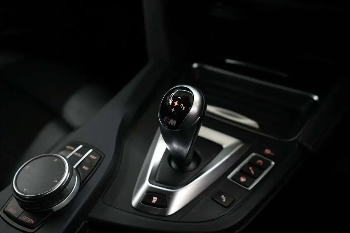 2018-bmw-3-series-30-m3-competition-package-m-dct-big-29