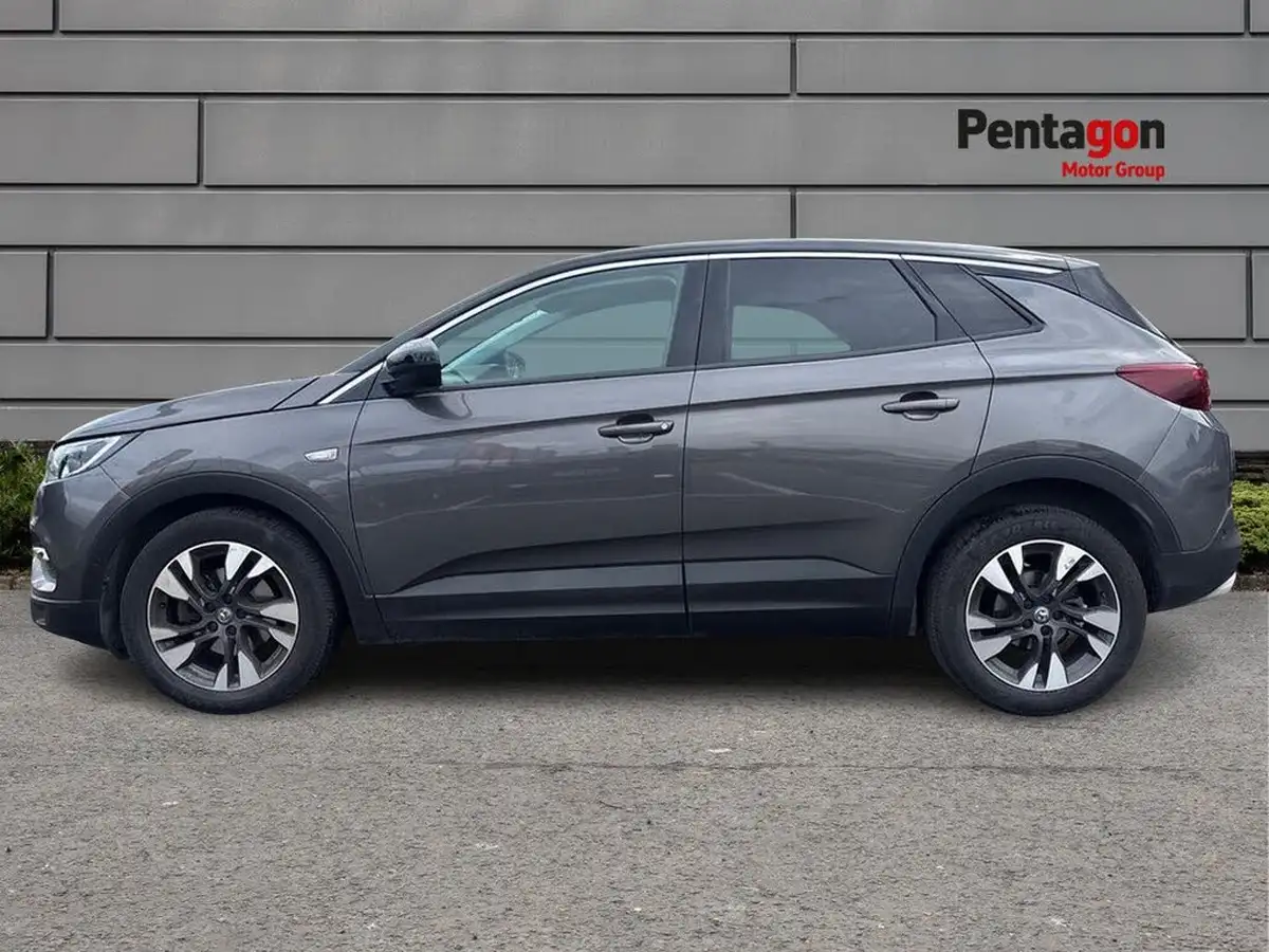2020-vauxhall-grandland-x-12-sri-nav-big-13