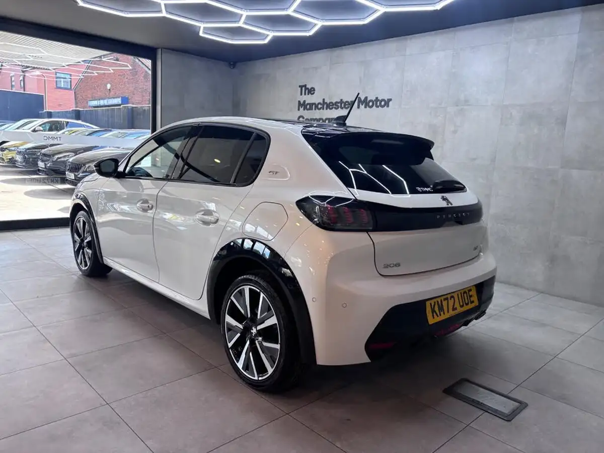 2022-peugeot-208-12-puretech-gt-100ps-big-14