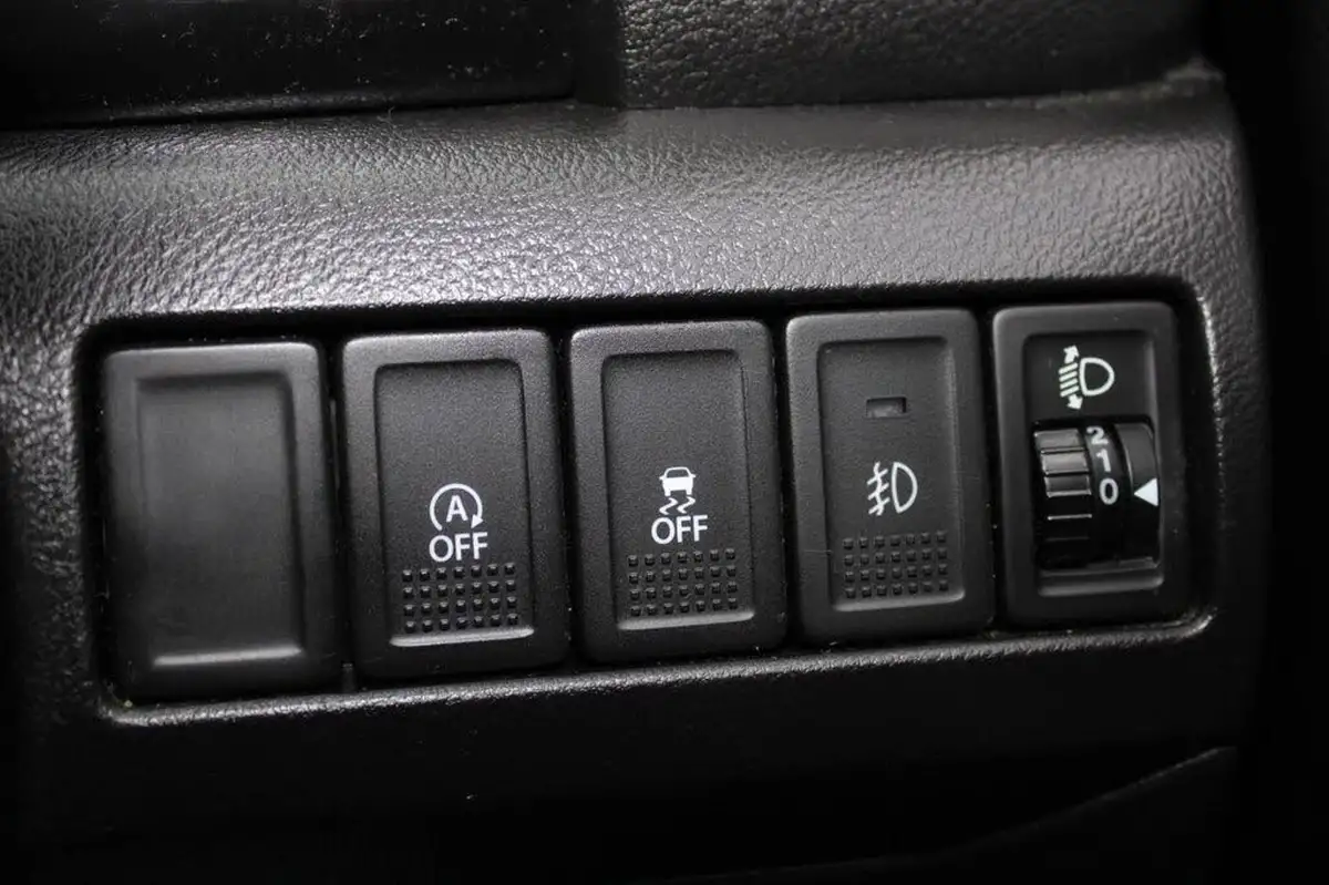 2018-suzuki-vitara-16-kuro-big-18