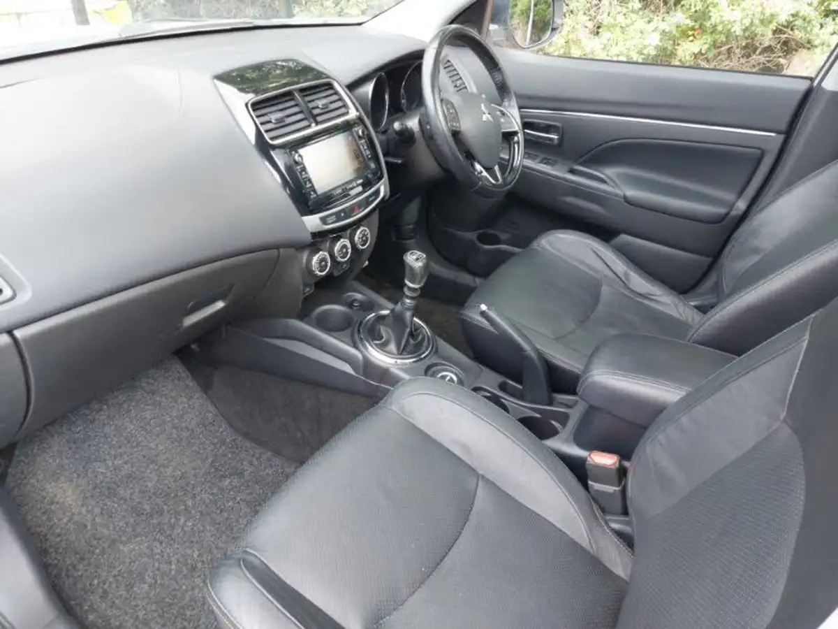 2017-mitsubishi-asx-16d-4-big-4