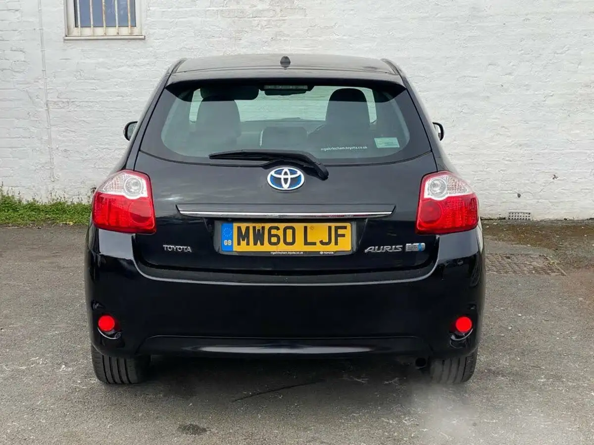 2011-toyota-auris-18-vvt-i-hsd-t-spirit-1798cc-big-6