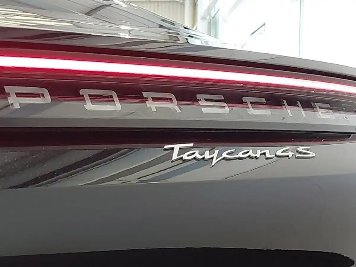 2022-porsche-taycan-e-4s-530ps-big-18