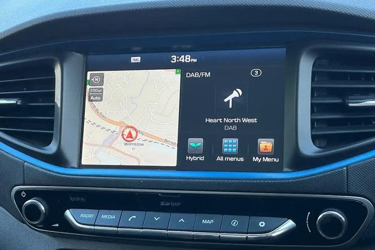 2018-hyundai-ioniq-16-gdi-premium-hybrid-big-22
