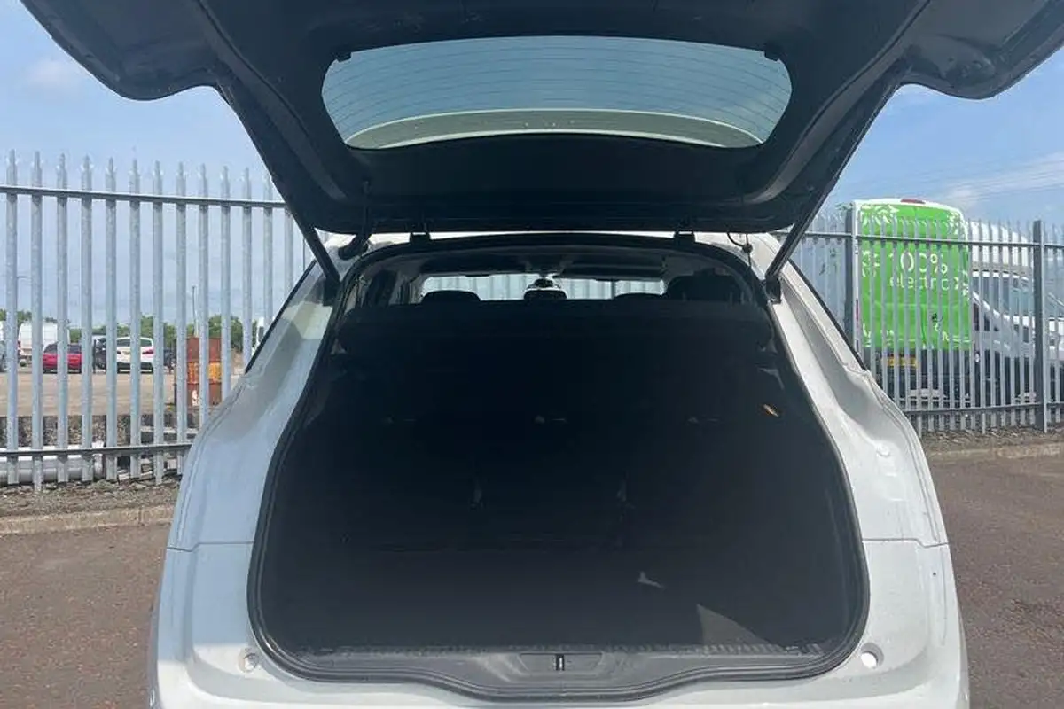 2018-citroen-c4-spacetourer-15bluehdi-flair-big-20