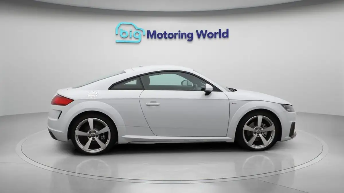 2019-audi-tt-coupe-20-40-tfsi-s-line-big-8