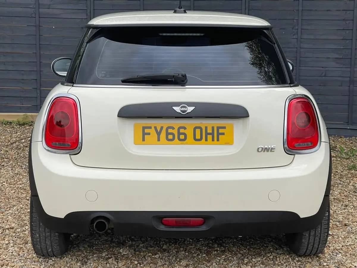 2016-mini-cooper-12-one-3d-big-14