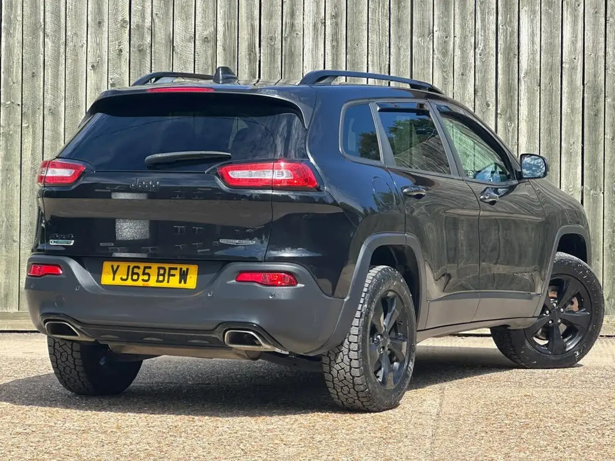 2016-jeep-cherokee-22multijet-ii-night-eagle-big-8