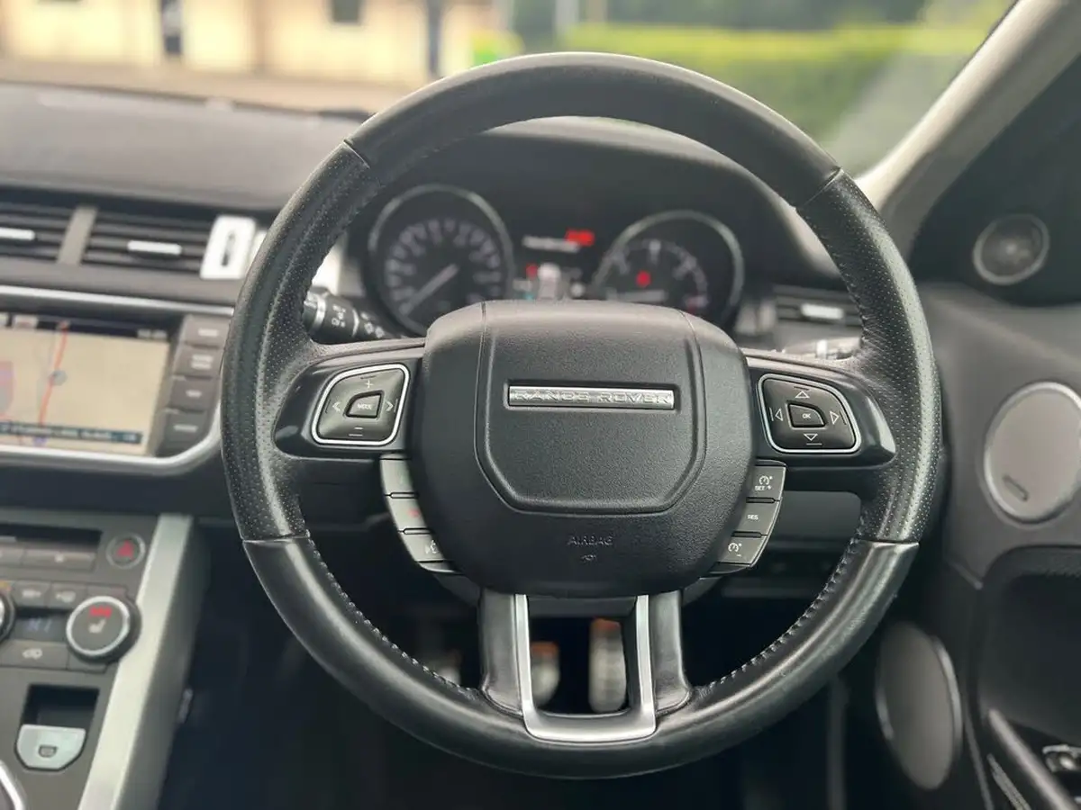 2015-land-rover-range-rover-evoque-22sd4-dynamic-hatchback-5d-big-30