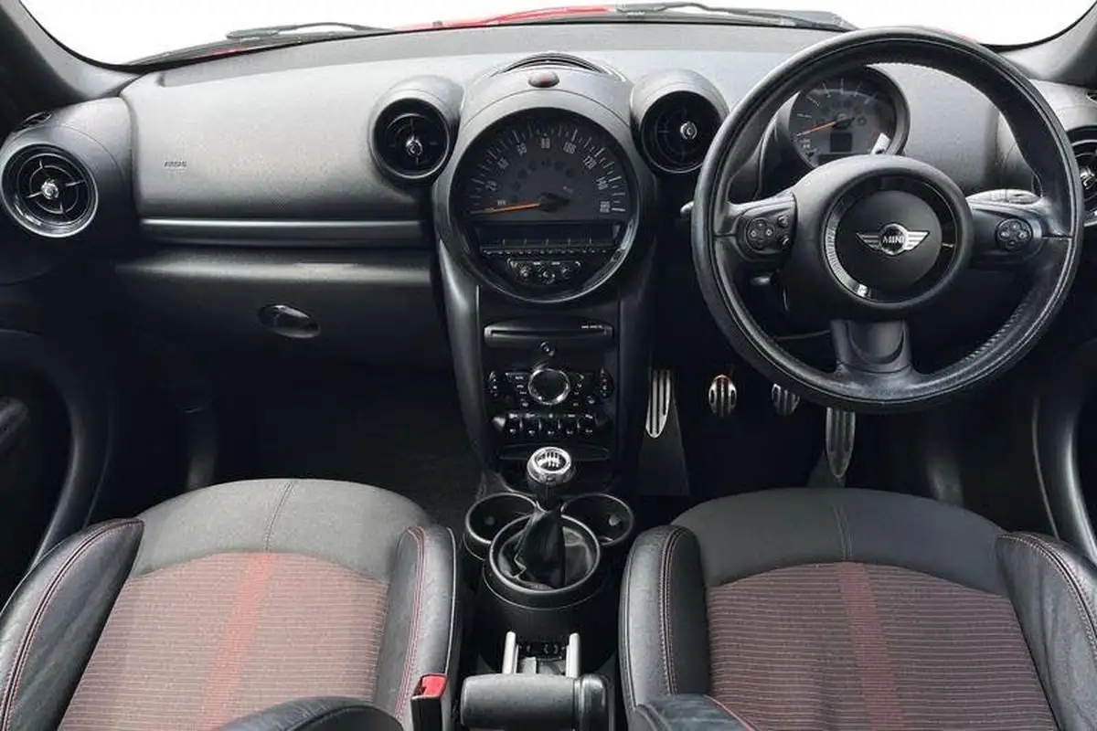 2014-mini-countryman-16-cooper-s-190bhp-big-9